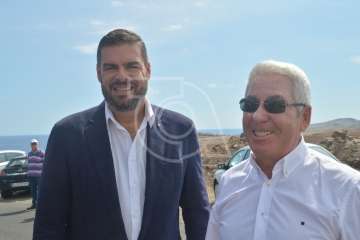 Acto de descubrimiento de la placa de la calle de Farmacéutico Francisco Artiles Betancor (Foto TA)